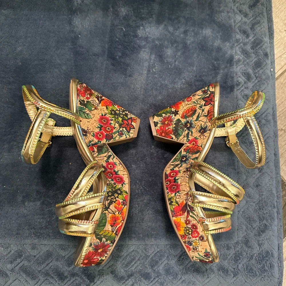 Impo Multicolor Floral Platform Sandals - Picture 4 of 12